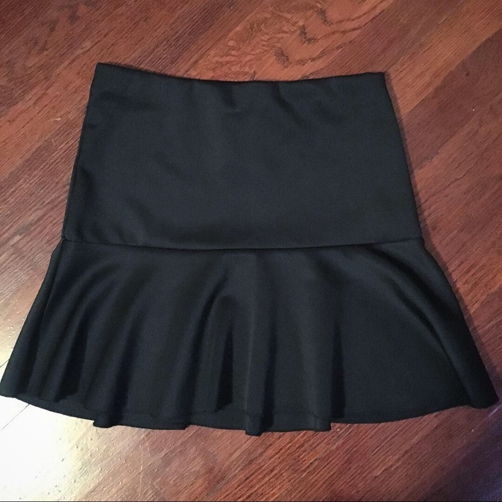 H&M Black Mini Scuba Skirt